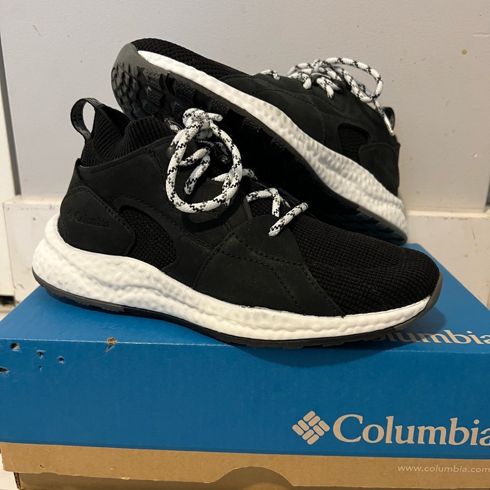 Columbia SH/FT Outdry Mid Hiking Shoe